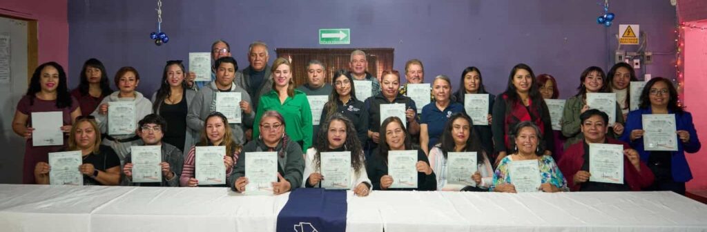 Fomenta Estado el autoempleo con más de 300 talleres dirigidos a usuarios de centros comunitarios