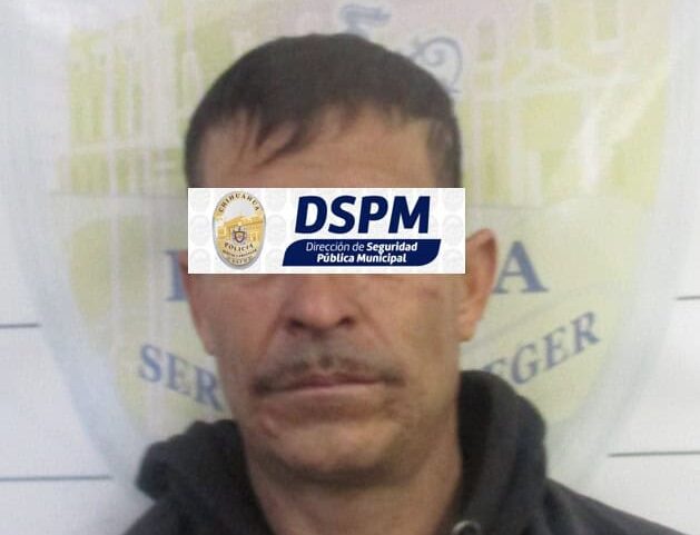 Detienen policías municipales a vendedor de cristal en el Cerro Coronel