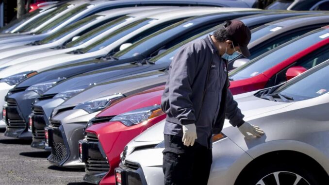 Precios de automóviles, usados y nuevos, suben en EE.UU. por aranceles de Trump